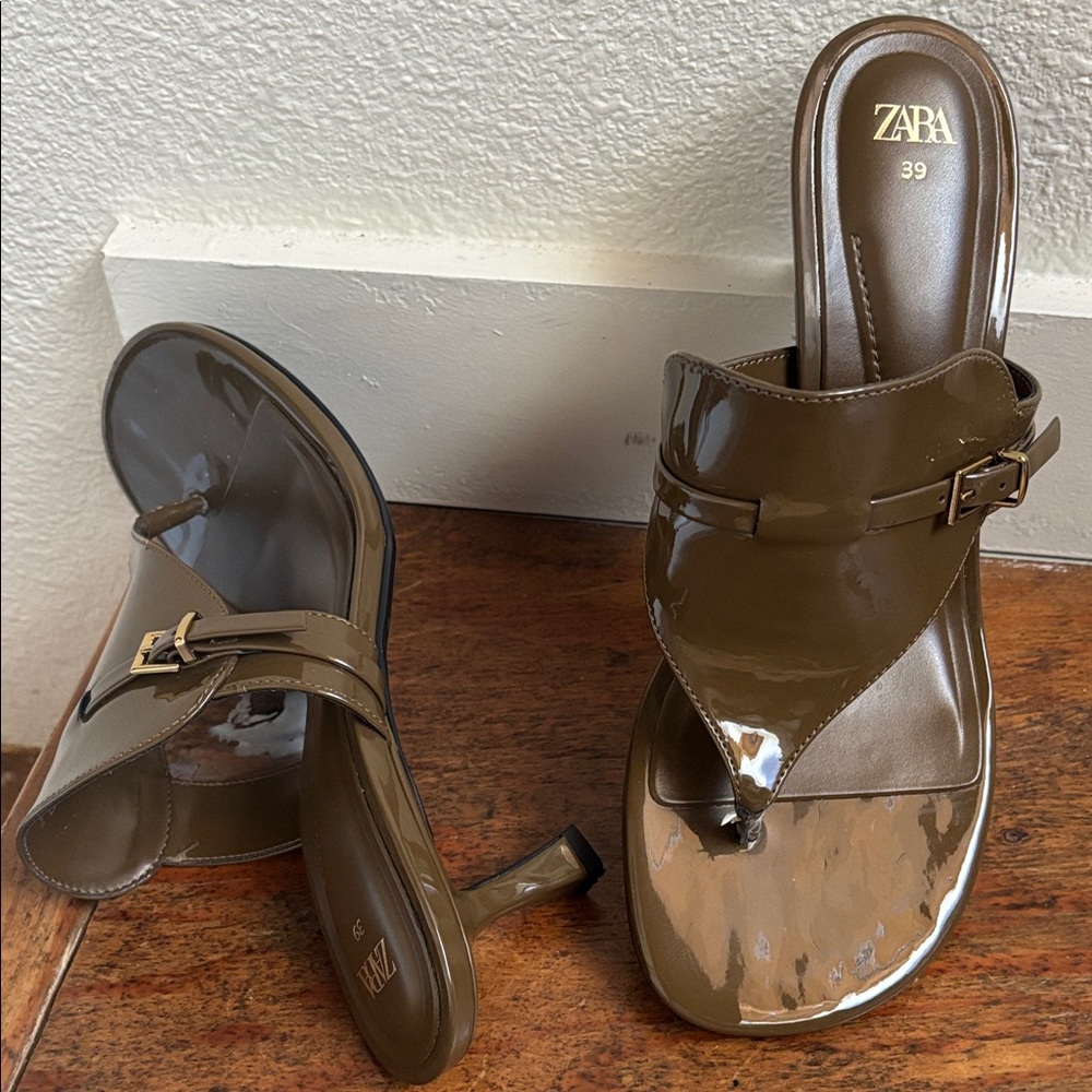 Zara Women's Glossy Brown Sandals